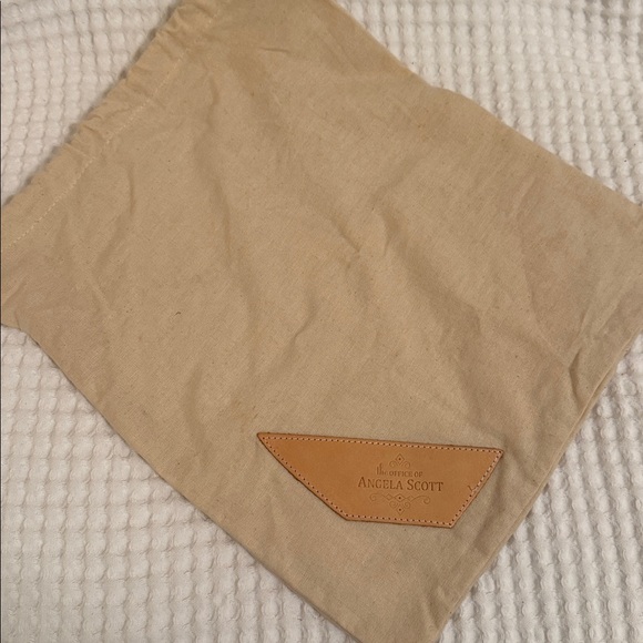 Office of Angela Scott Size 38 - Picture 12 of 13